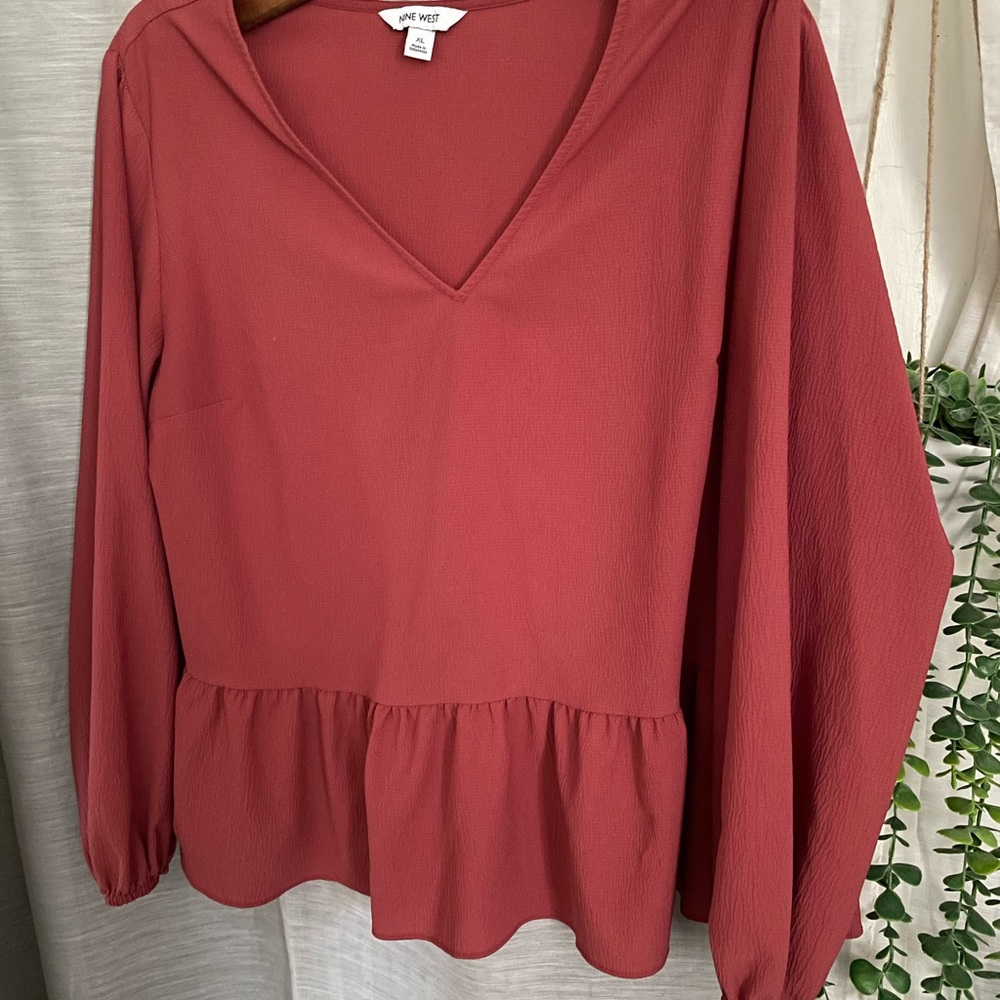 Nine West V- Neck Peplum blouse